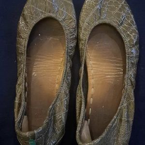 Slate Grey Croc size 8 Tieks